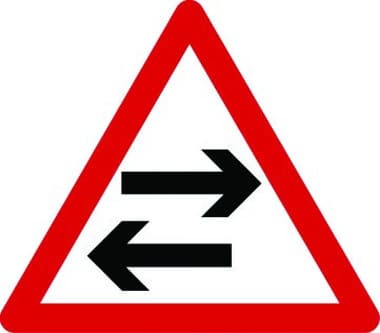 Two Way Traffic Symbolised With Arrows Road Signs Uss - vrogue.co